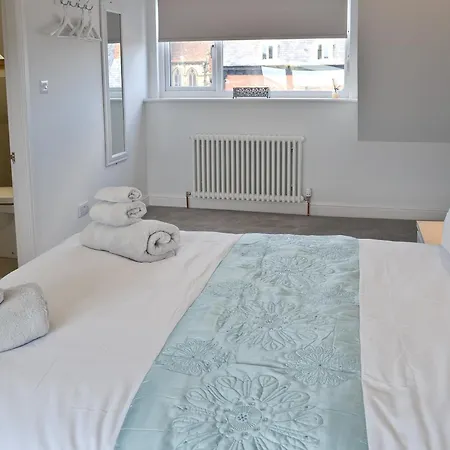 Abbeydale Town House *